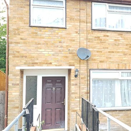 61 Baker Street Appartement Luton  Buitenkant foto