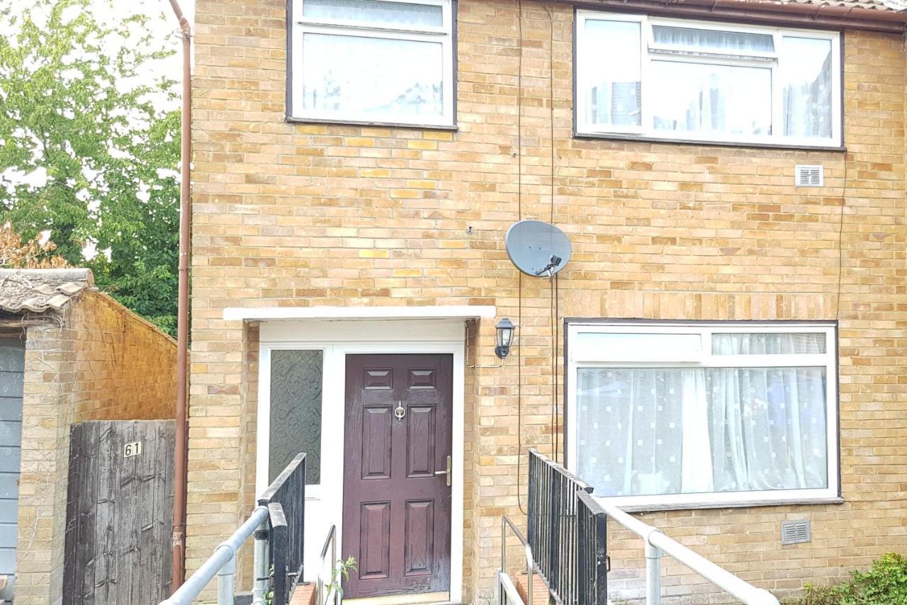 61 Baker Street Appartement Luton  Buitenkant foto