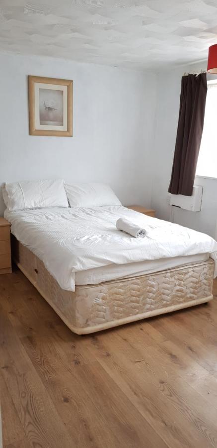 61 Baker Street Appartement Luton  Buitenkant foto
