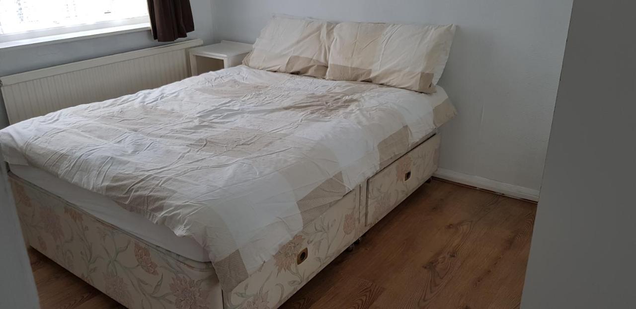 61 Baker Street Appartement Luton  Buitenkant foto