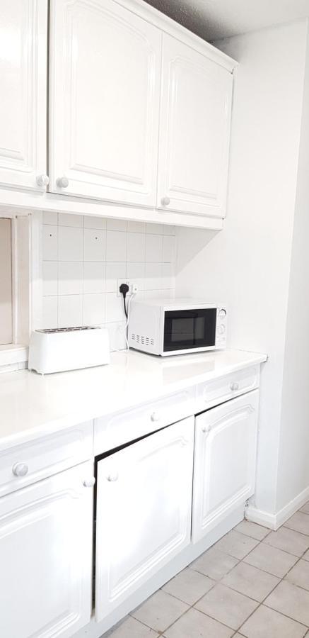 61 Baker Street Appartement Luton  Buitenkant foto