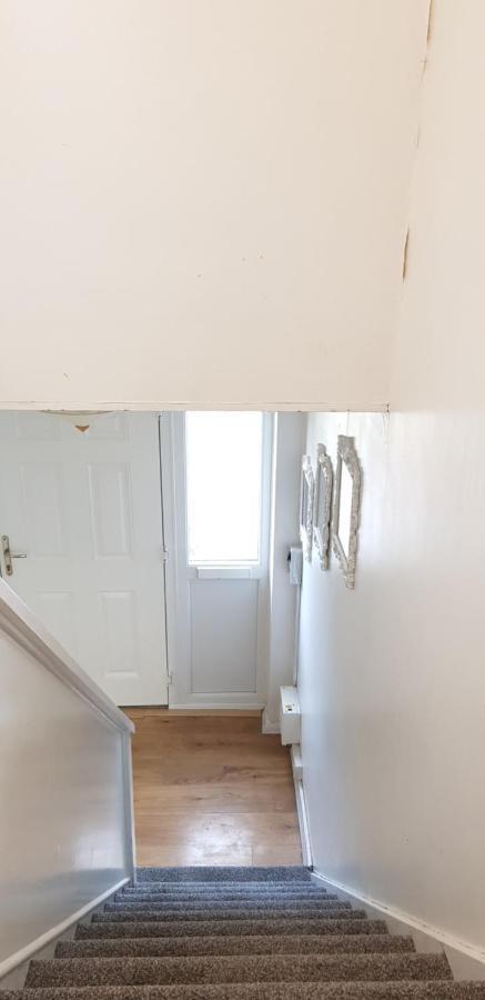 61 Baker Street Appartement Luton  Buitenkant foto
